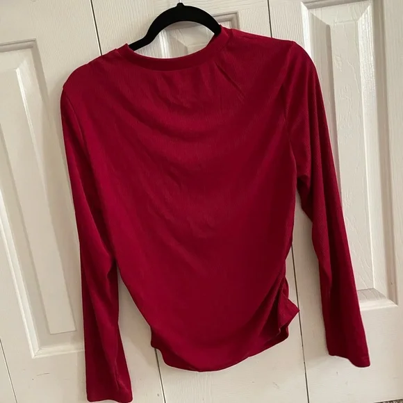 Cut out Burgundy long sleeve - Picture 3 of 3